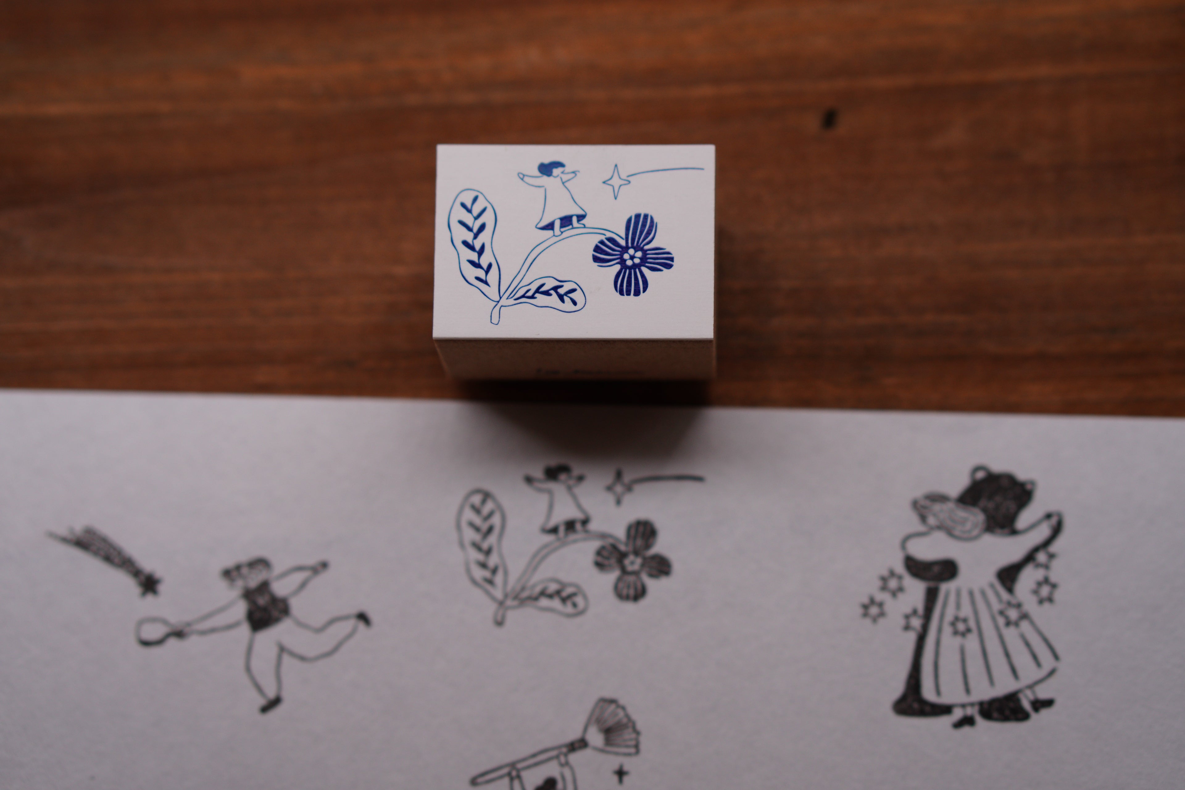 Flower walks Stamp 印章